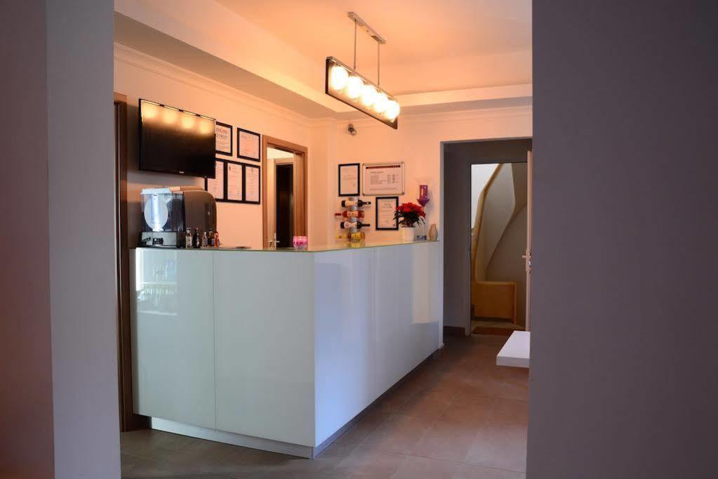 Eden Boutique Accommodation Bukarest Exterior foto