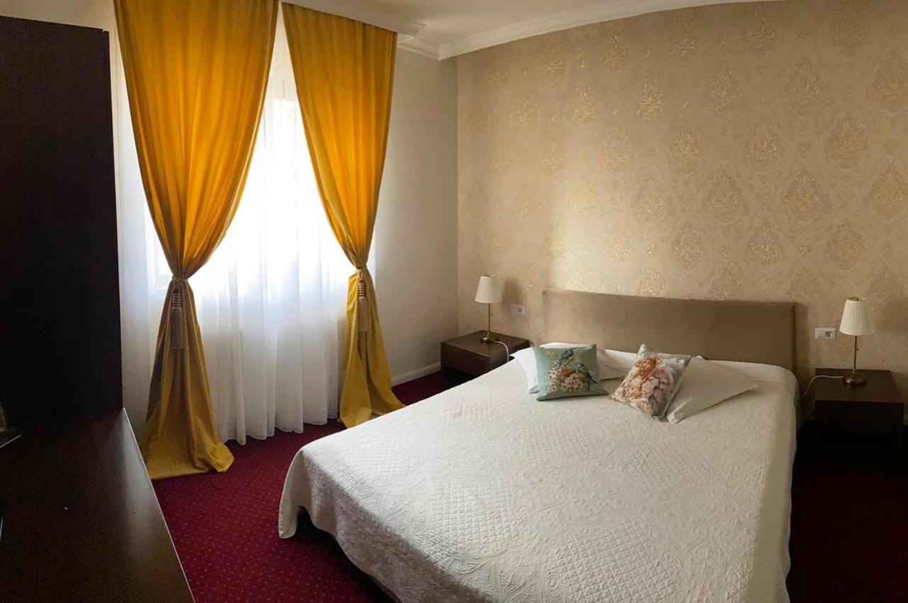 Eden Boutique Accommodation Bukarest Exterior foto